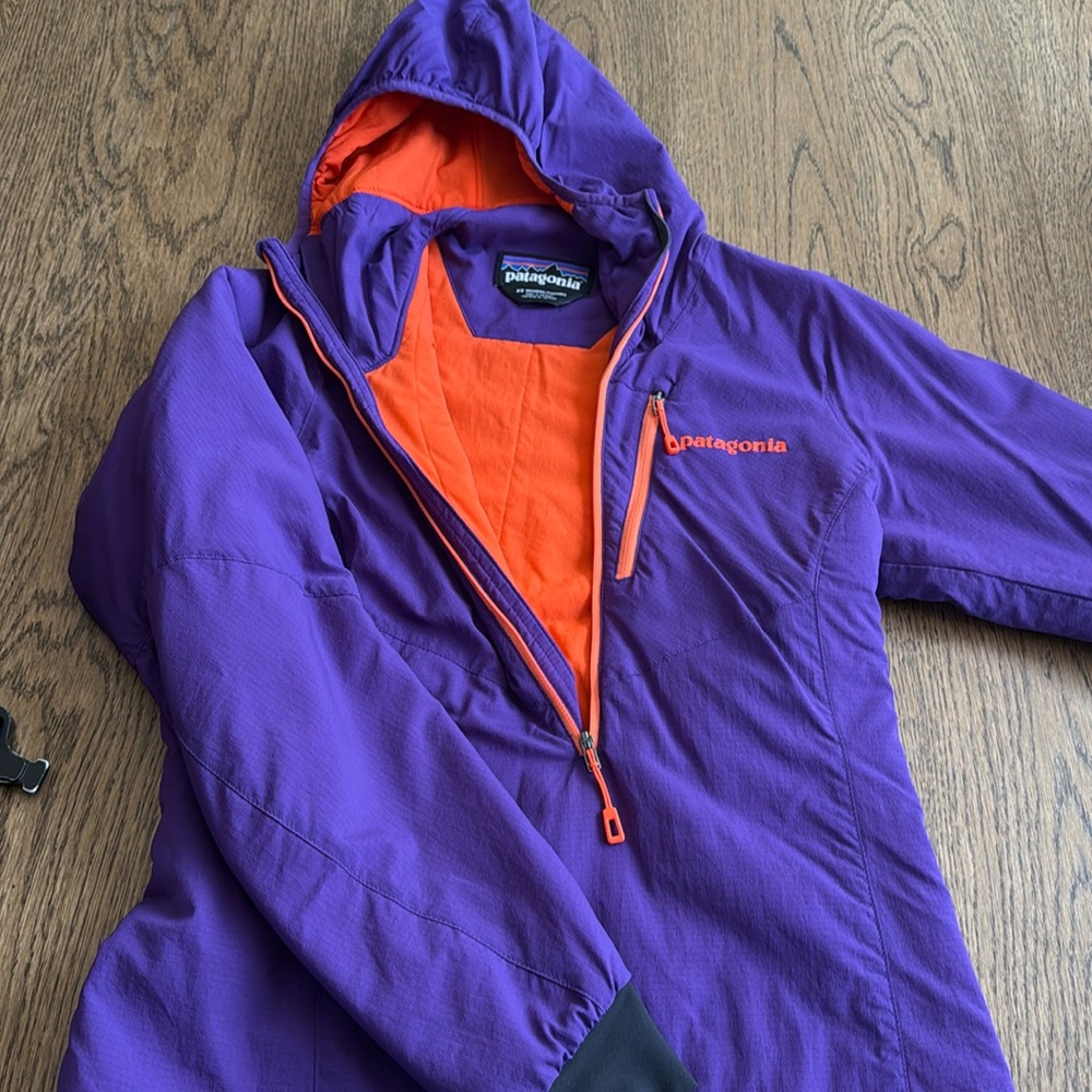 Hardly worn, very gently used Patagonia lightweight pullover